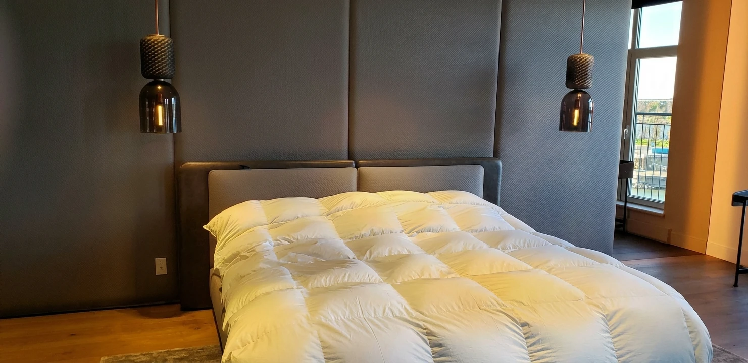 Custom bedroom storage and furniture by Meubles Ciano in Montréal